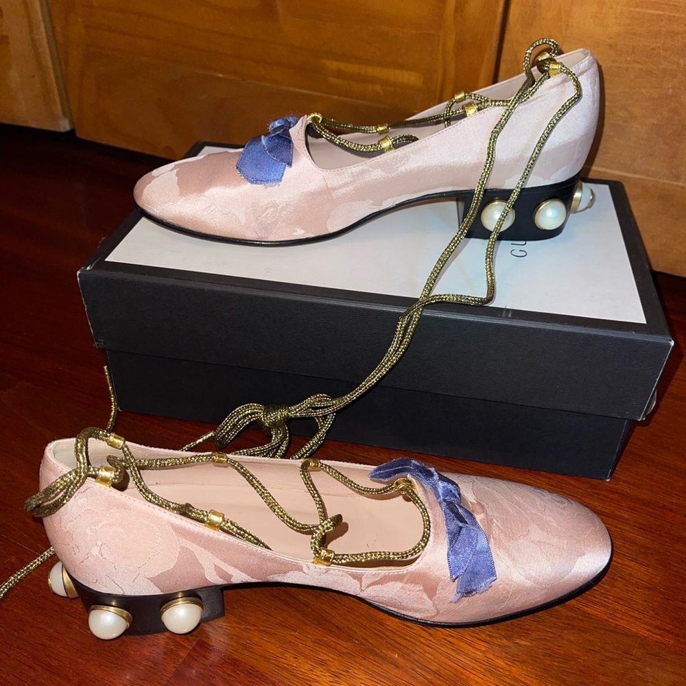 Gucci Taffetas Flower Jacquard Tie Kitten Heels